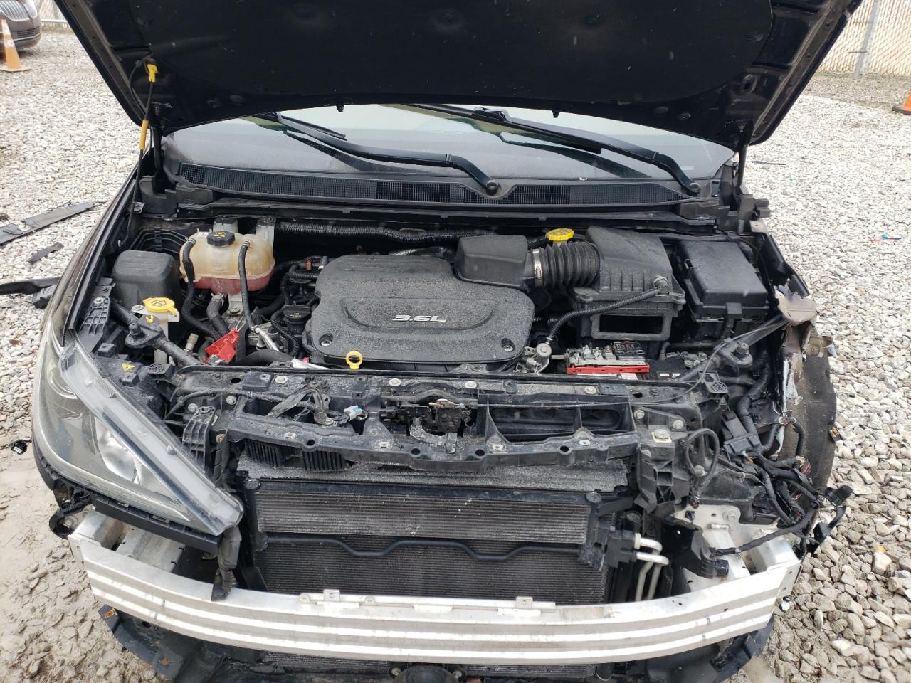 2017 Chrysler Pacifica - Image 12