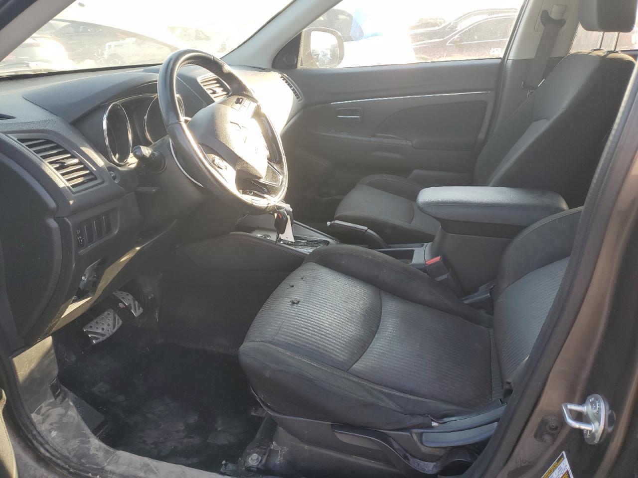 2018 Mitsubishi Outlander - Image 7