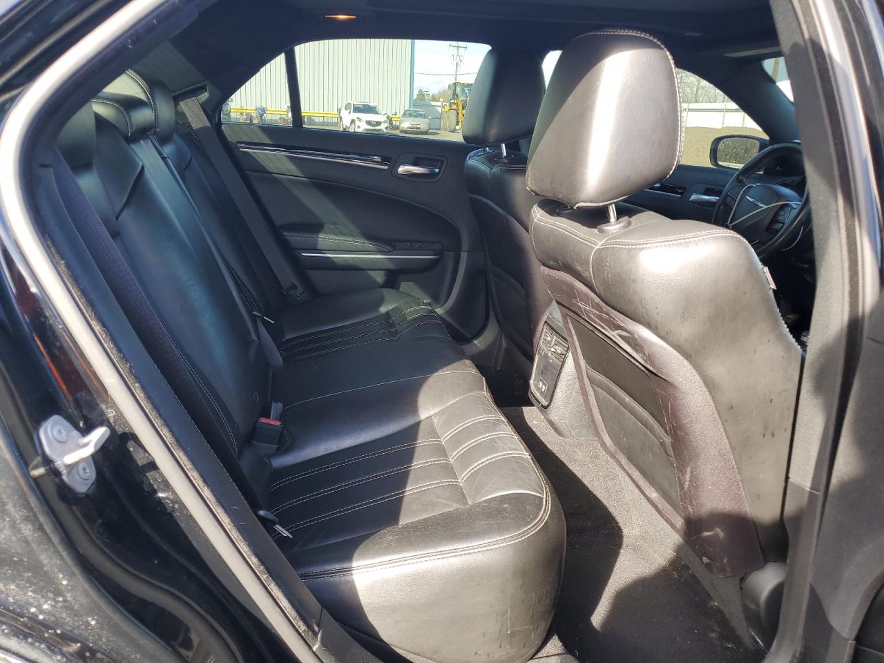 2019 Chrysler 300 - Image 10