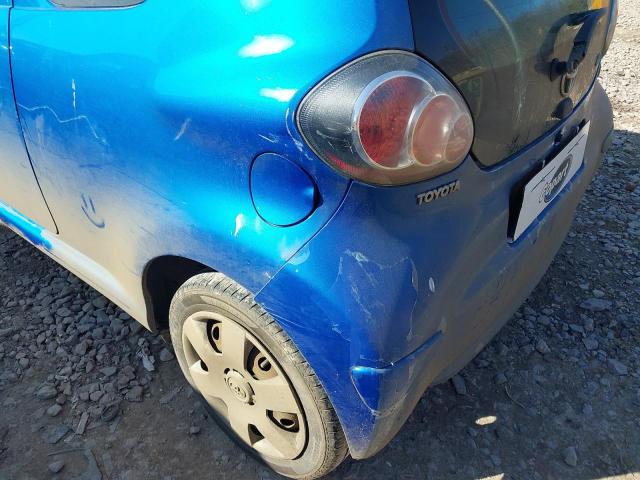 2010 TOYOTA AYGO BLUE