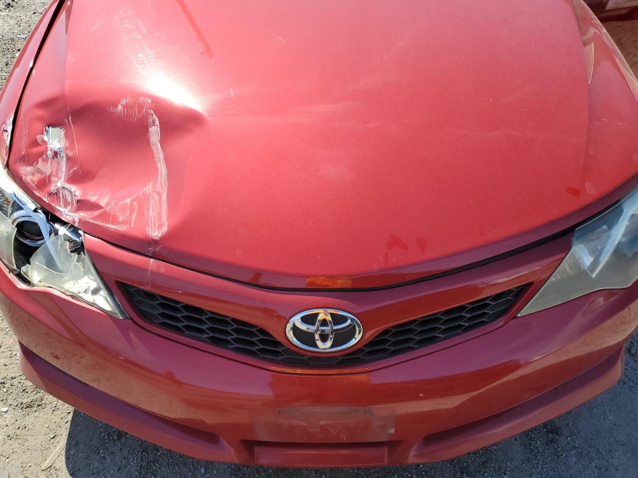 2014 Toyota Camry - Image 11