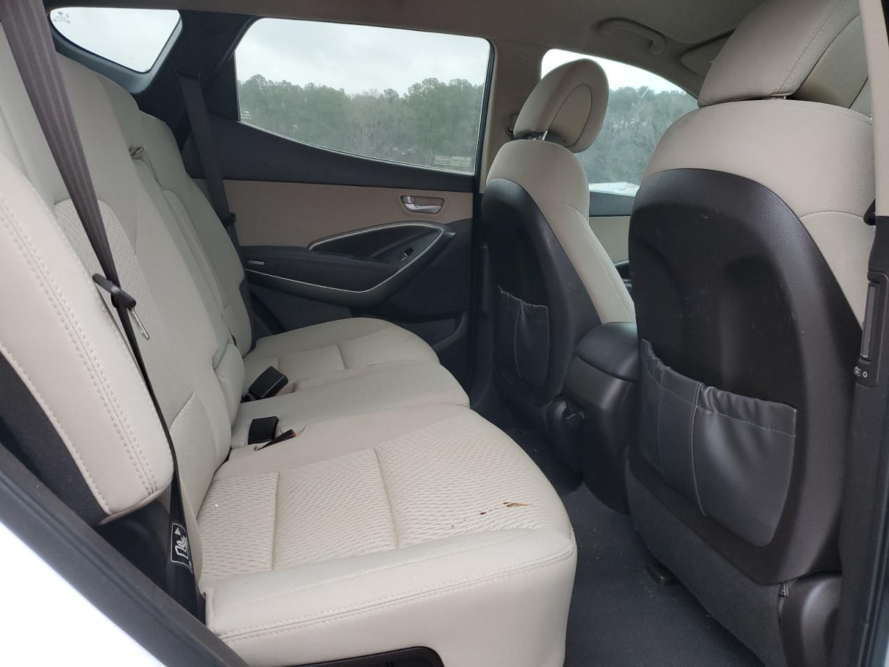 2017 Hyundai Santa Fe - Image 11