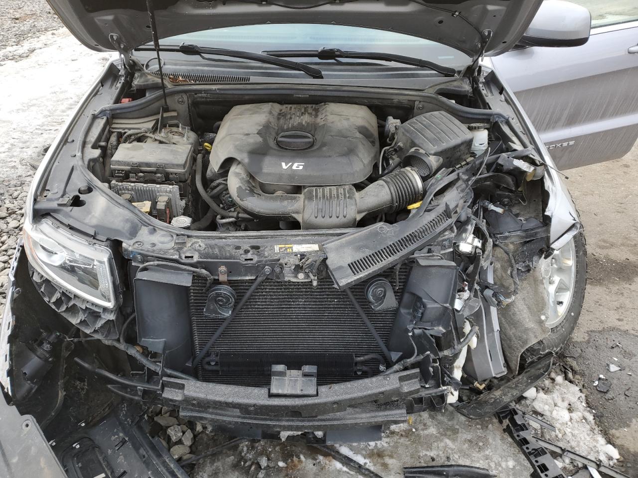 2015 Jeep Grand Cherokee - Image 13