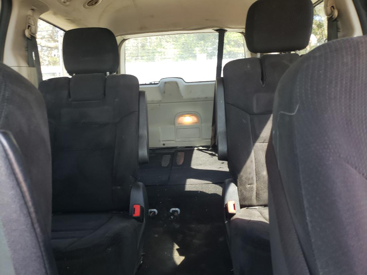 2015 Dodge Caravan - Image 10