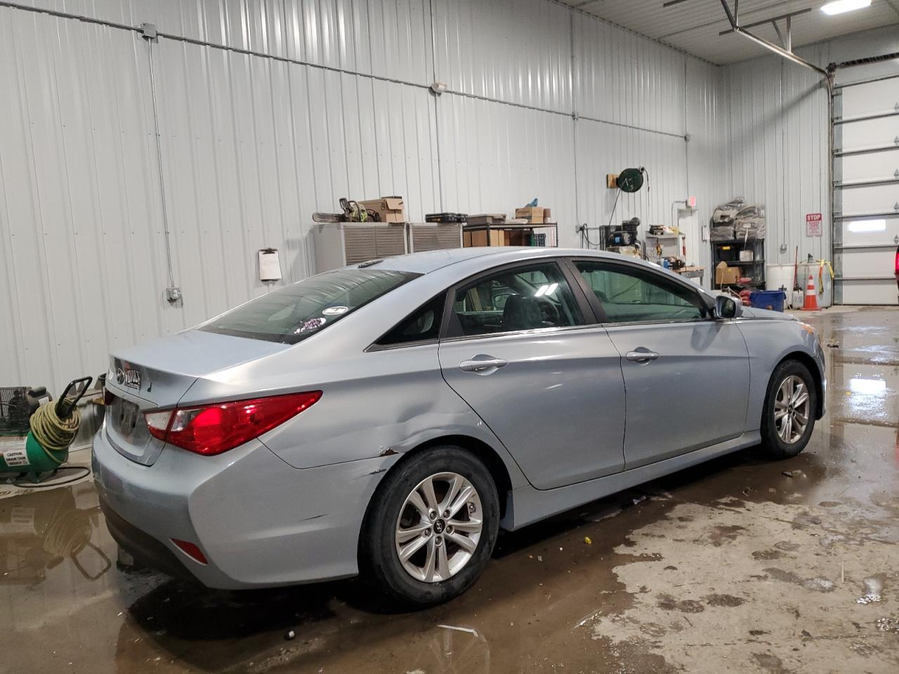 2014 Hyundai Sonata - Image 3