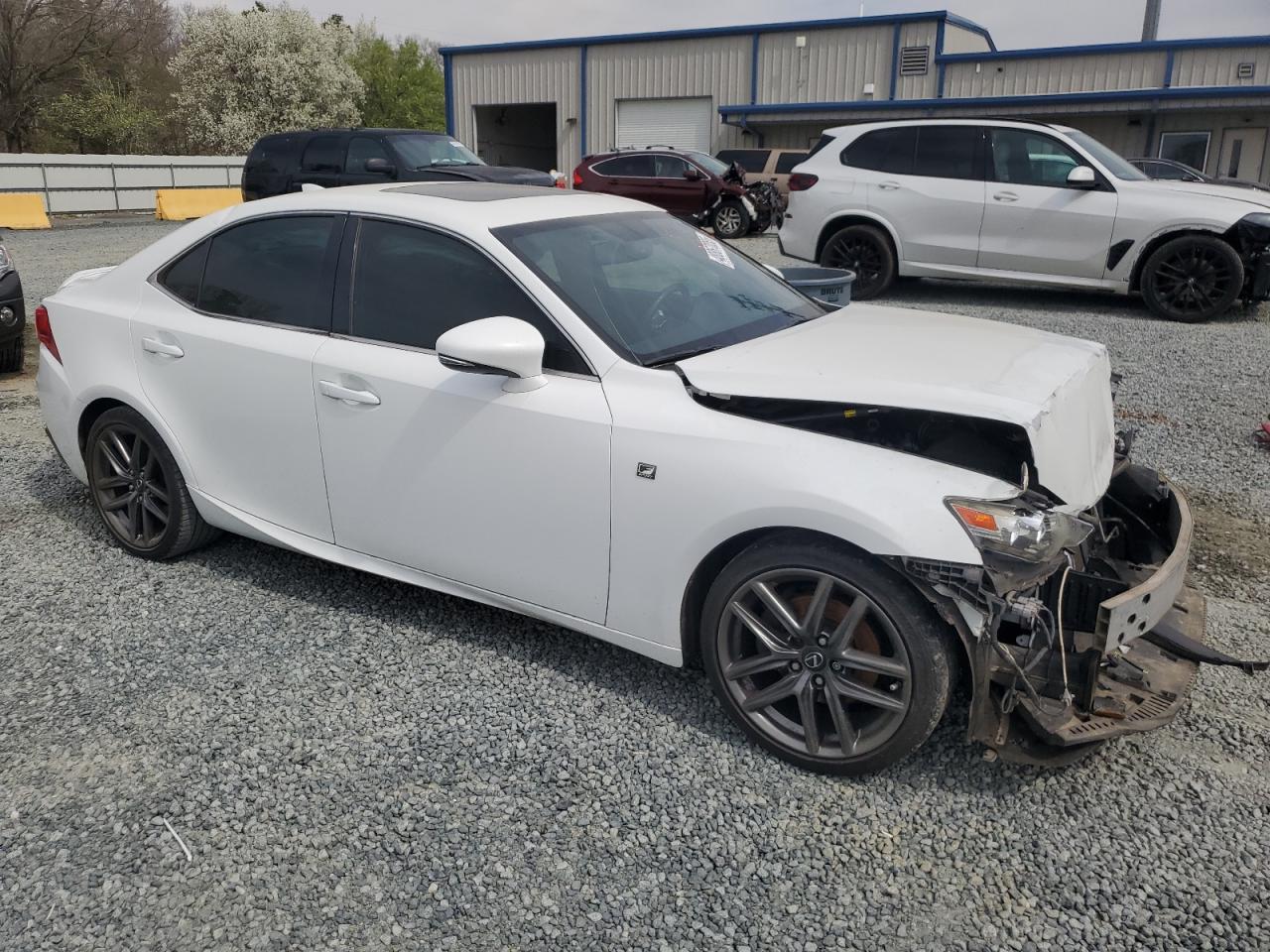 2015 Lexus IS - Image 4