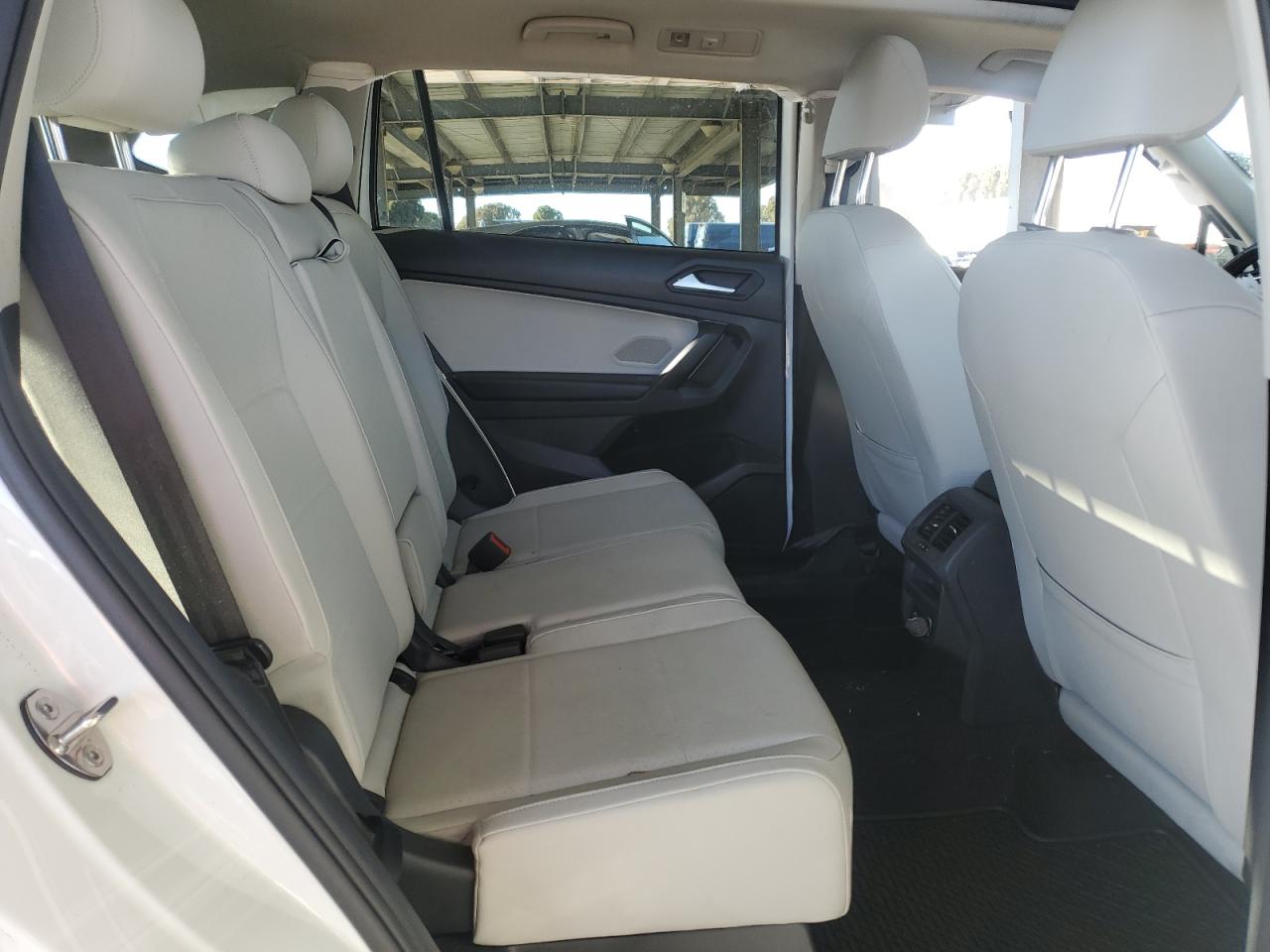 2021 Volkswagen Tiguan - Image 10