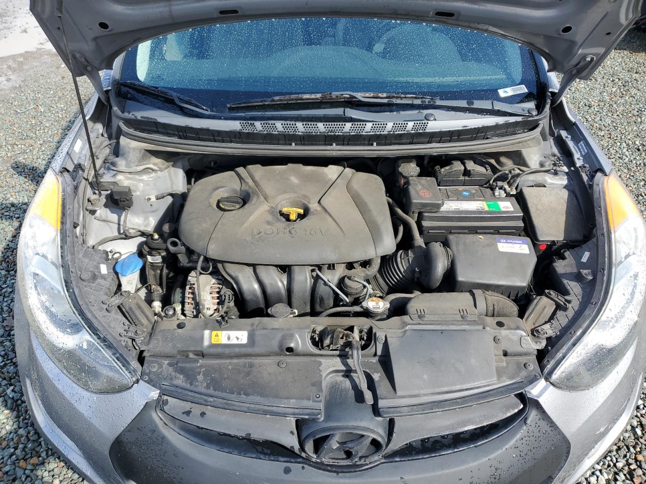 2013 Hyundai Elantra - Image 11
