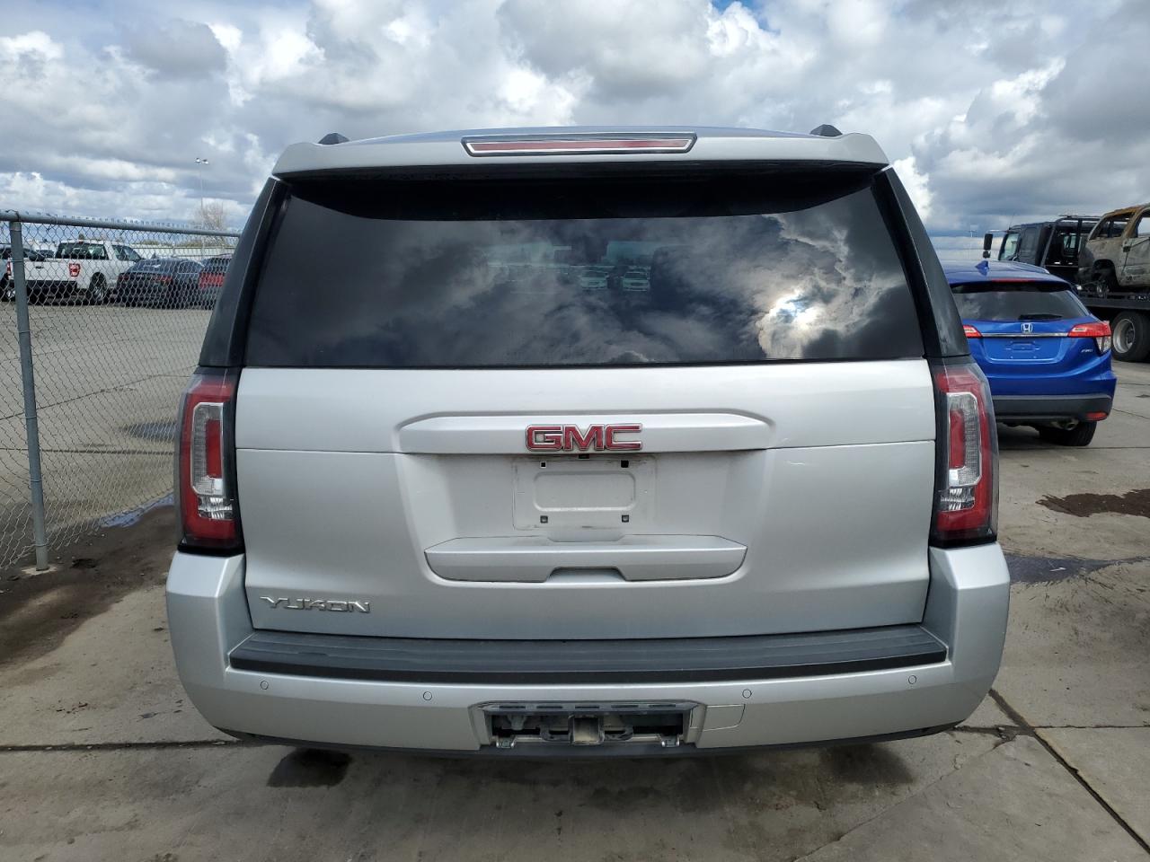 2018 GMC Yukon - Image 6