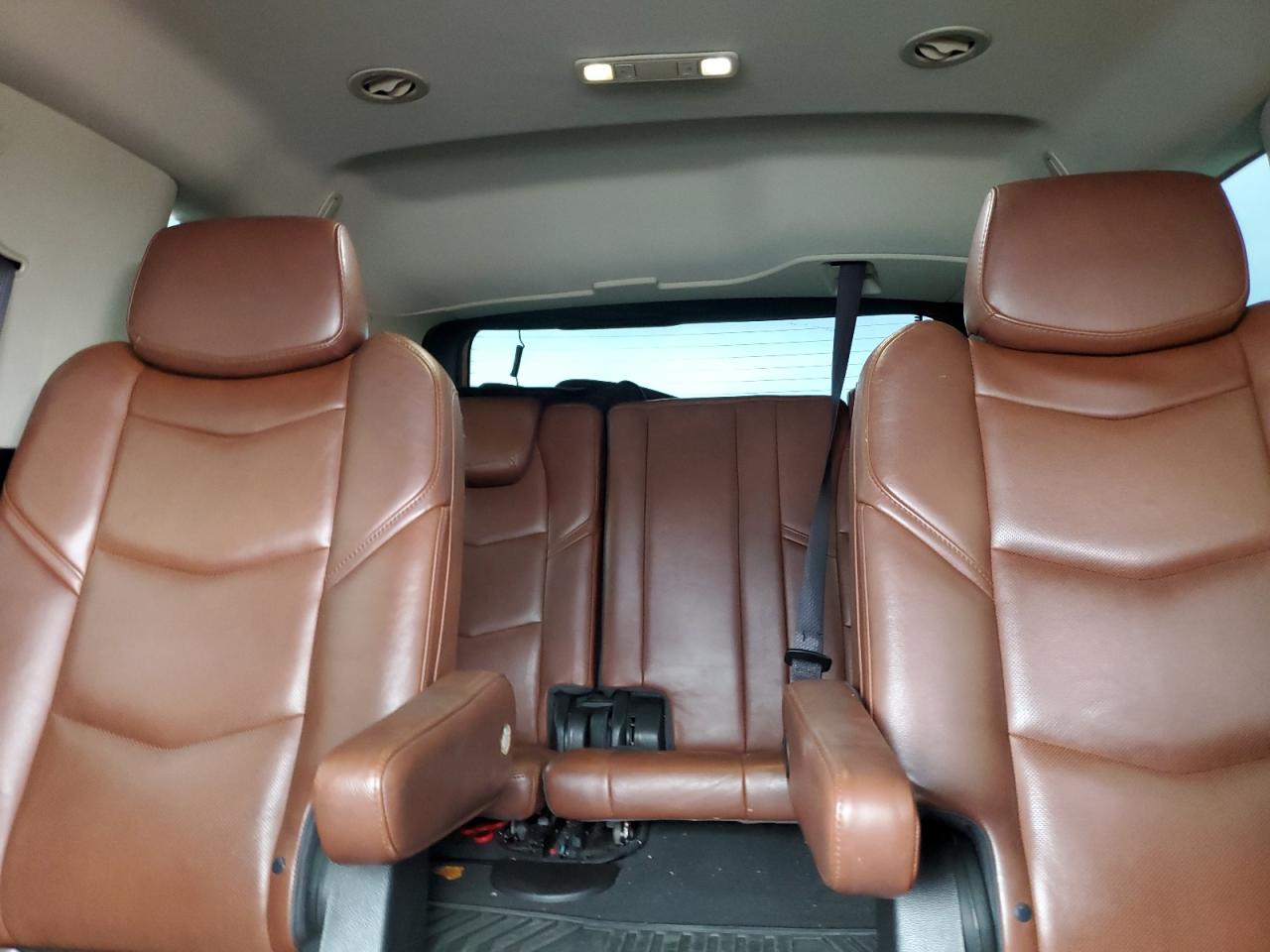 2016 Cadillac Escalade - Image 10