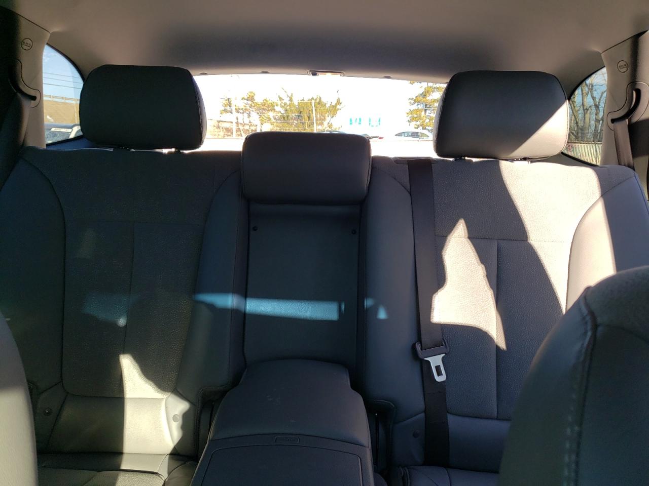 2012 Hyundai Santa Fe - Image 10