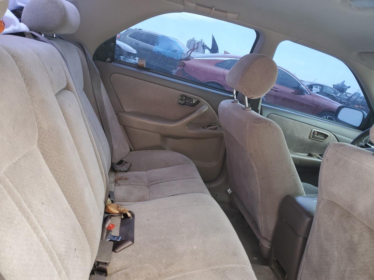 2000 Toyota Camry - Image 10