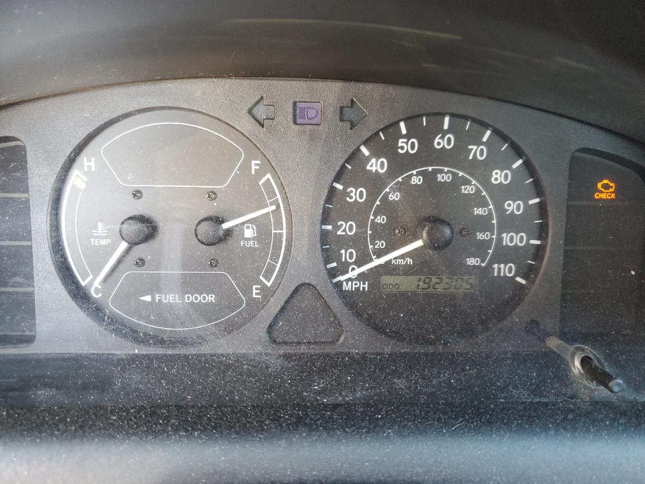 2000 Toyota Corolla - Image 9