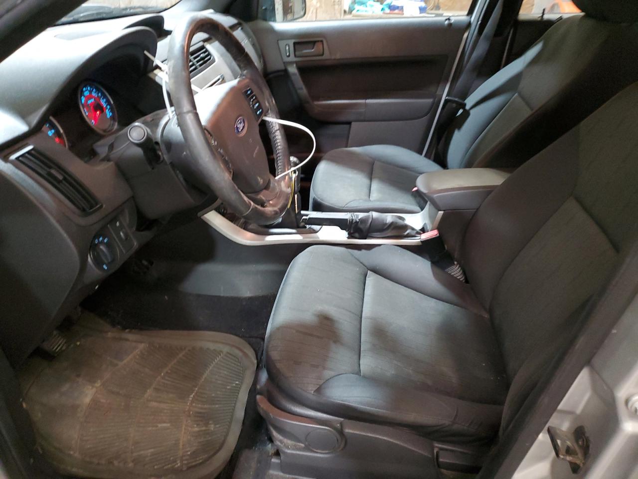 2010 Ford Focus - Image 7