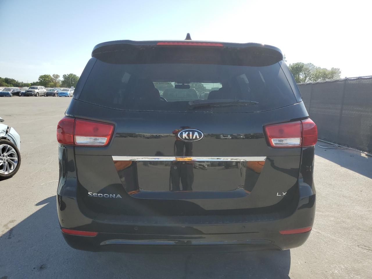 2015 Kia Sedona - Image 6