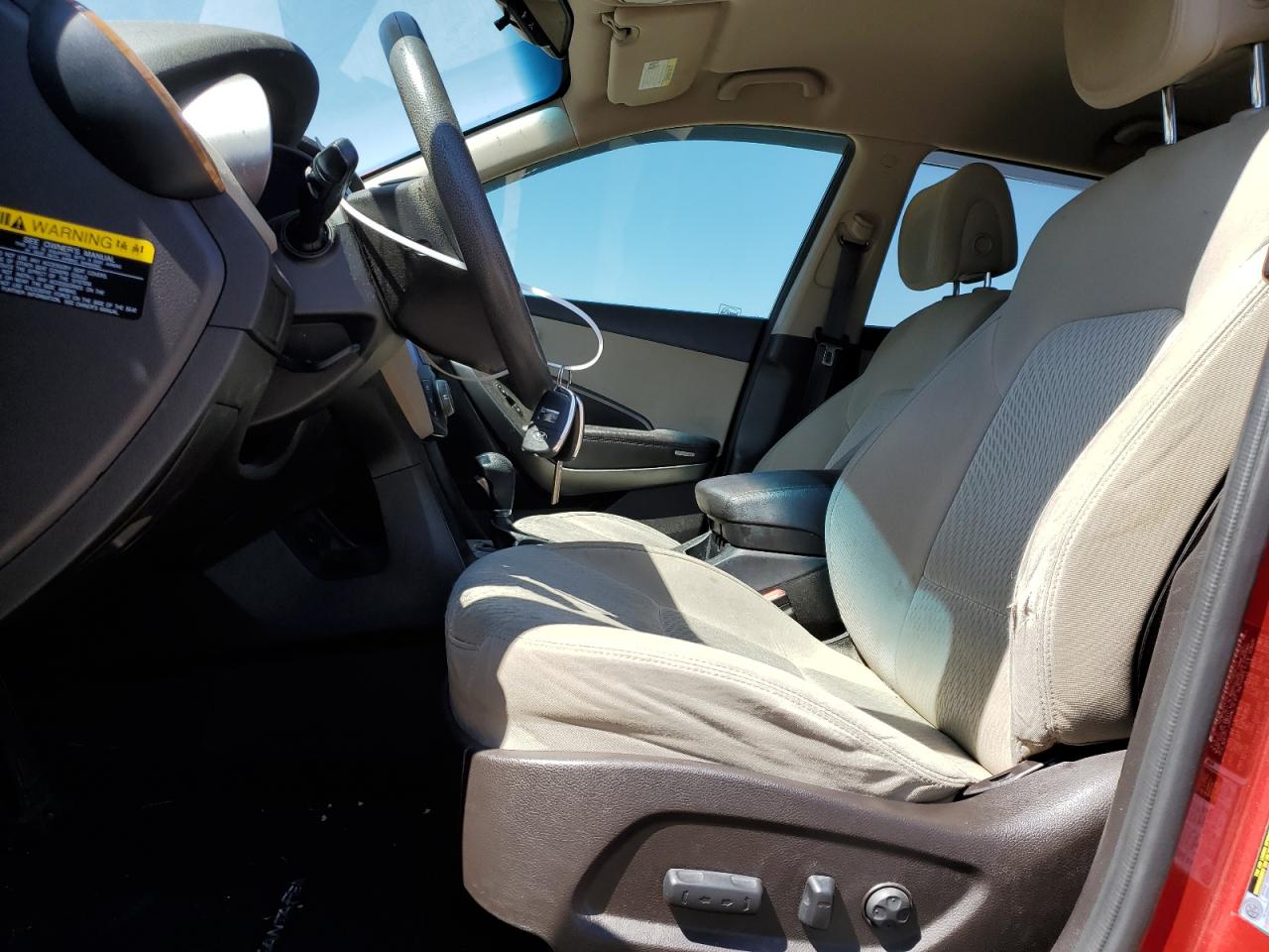 2016 Hyundai Santa Fe - Image 7