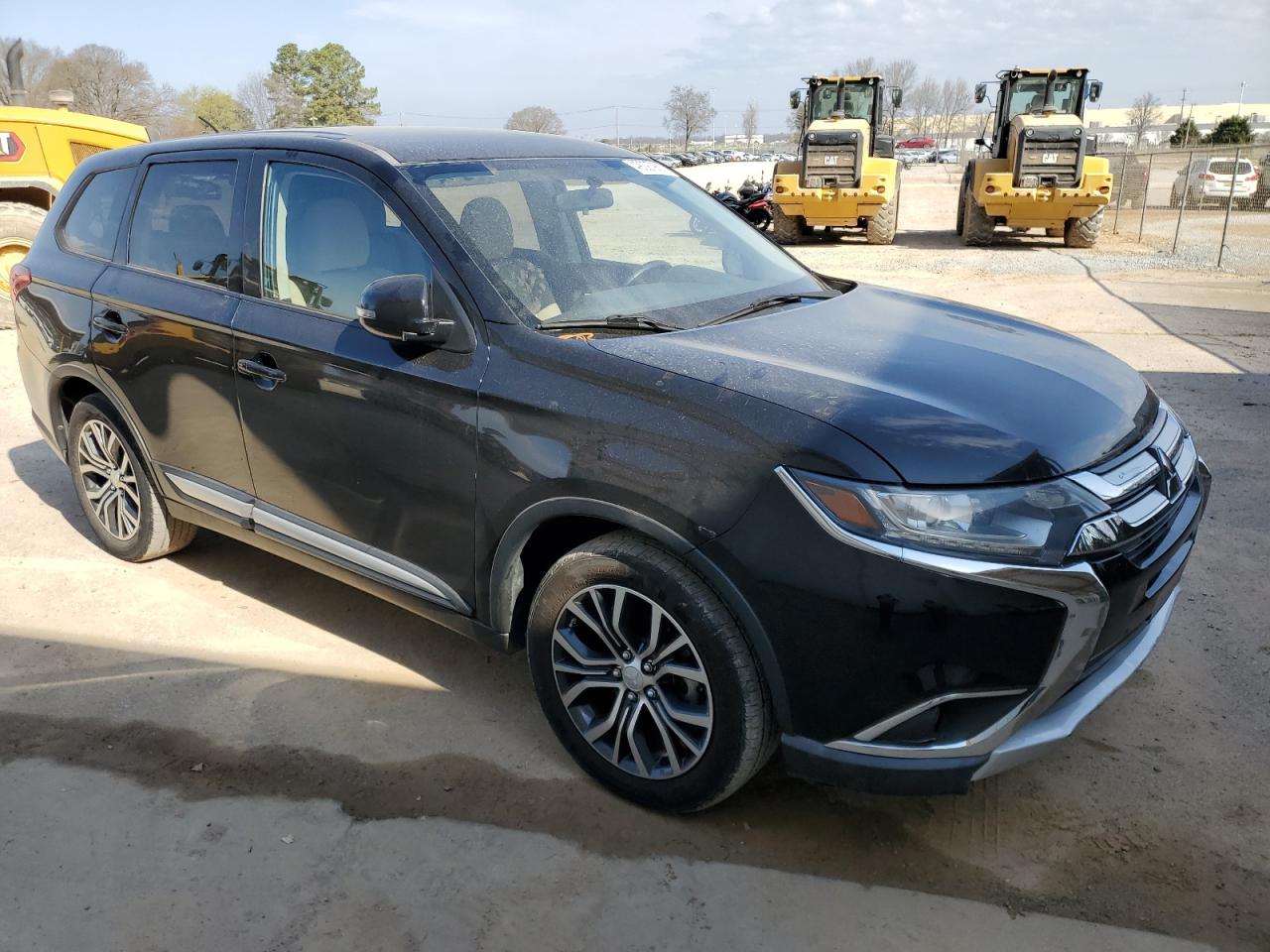 2016 Mitsubishi Outlander - Image 4
