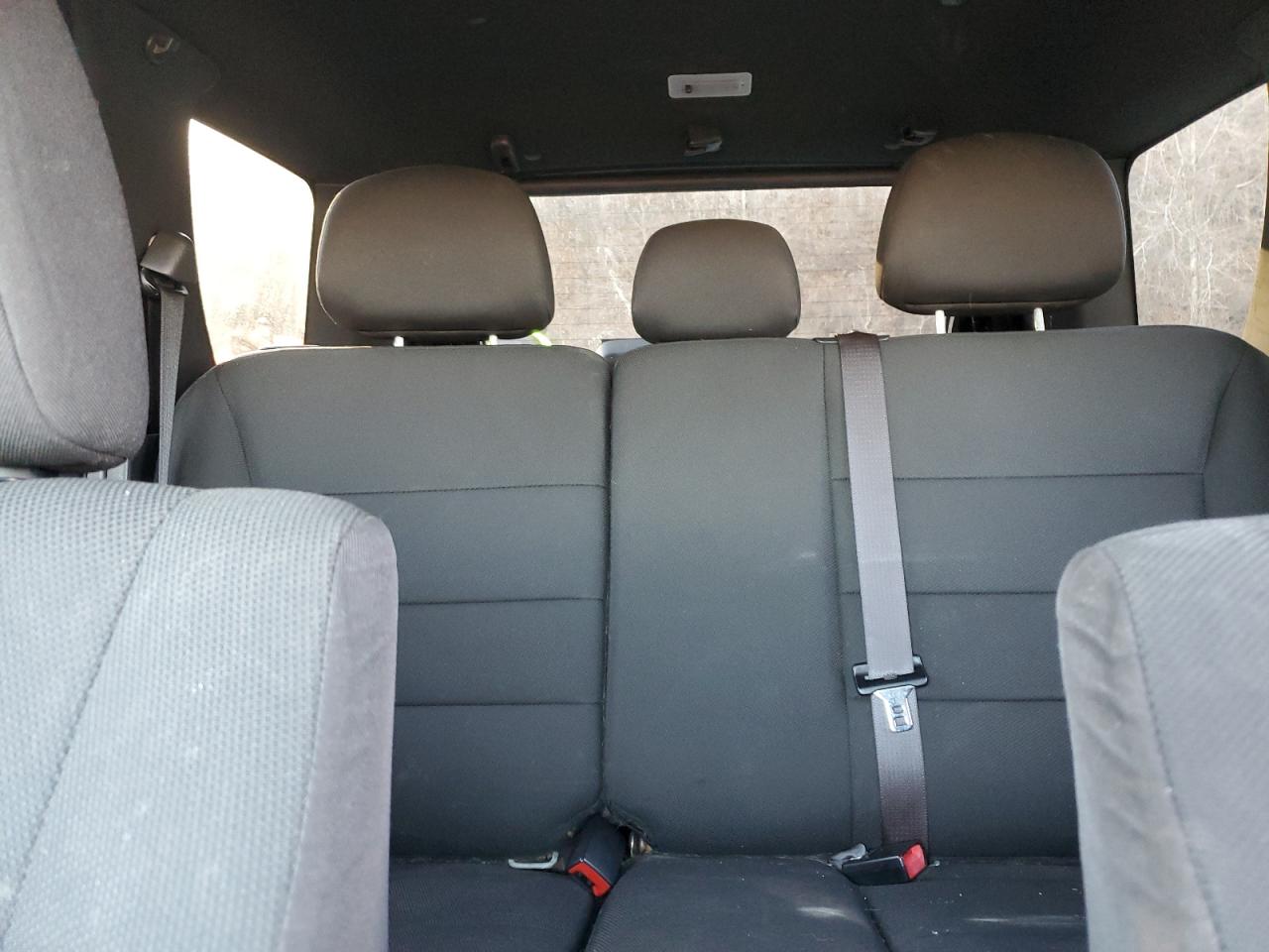 2010 Ford Escape - Image 11