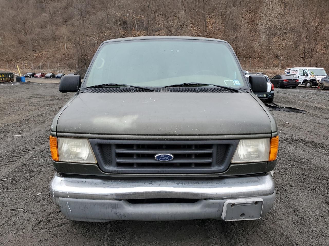 2002 Ford Econoline - Image 5