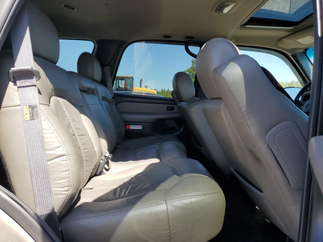 2002 Chevrolet Tahoe - Image 10