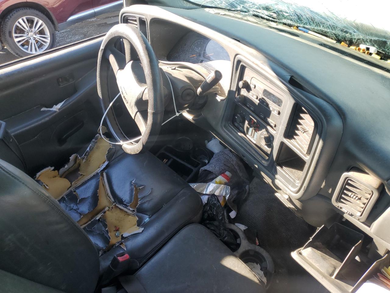 2005 GMC New Sierra C1500 VIN: 1GTEC14V35Z218526 Lot: 48959935