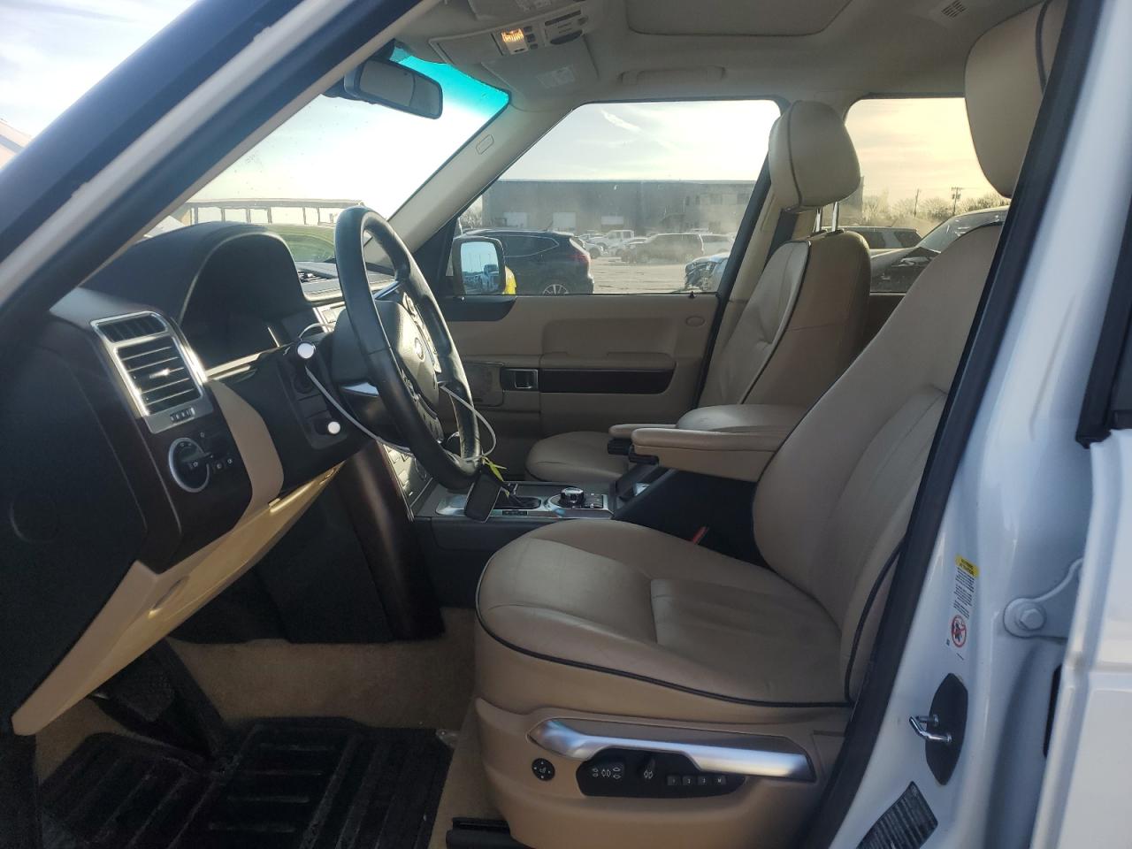 2011 Land Rover Range Rover - Image 7