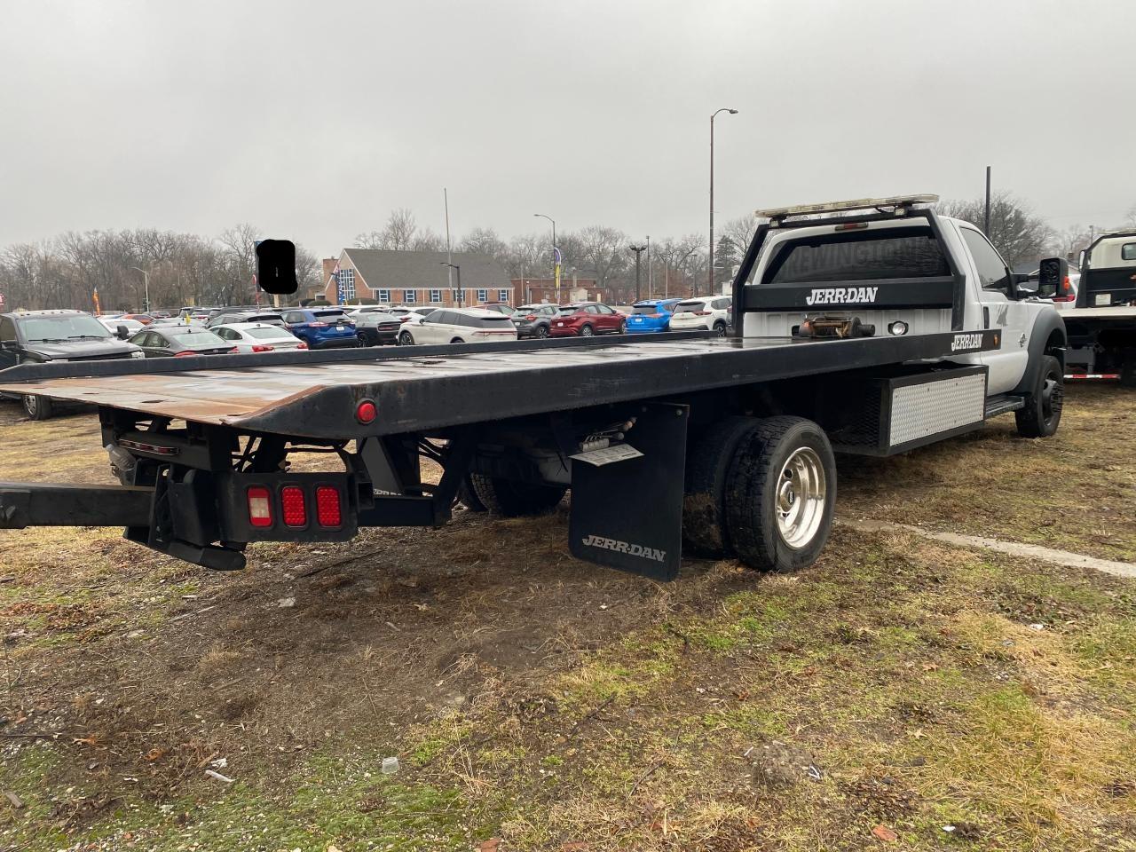 2011 Ford F550 - Image 4