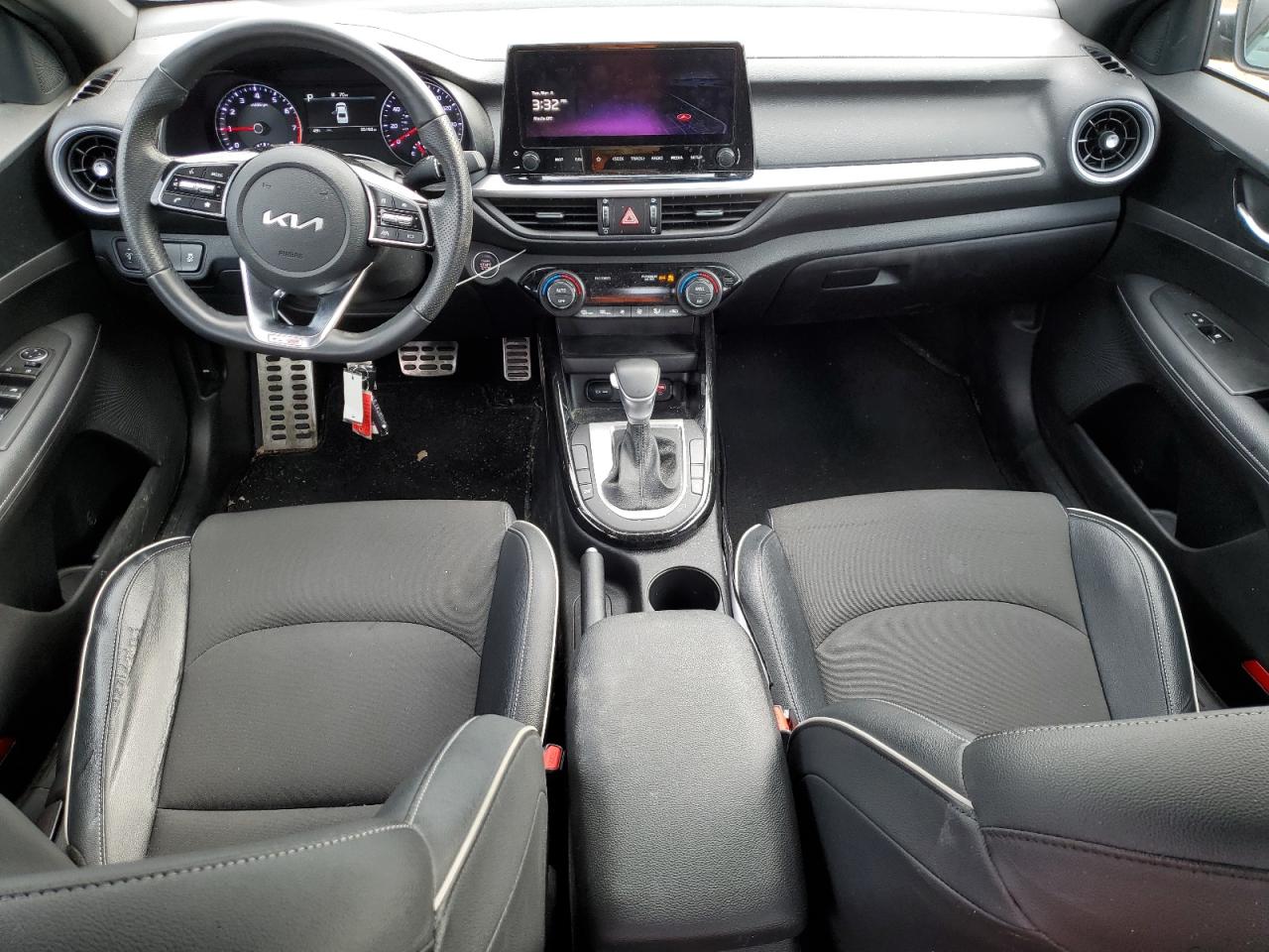 2023 Kia Forte - Image 8