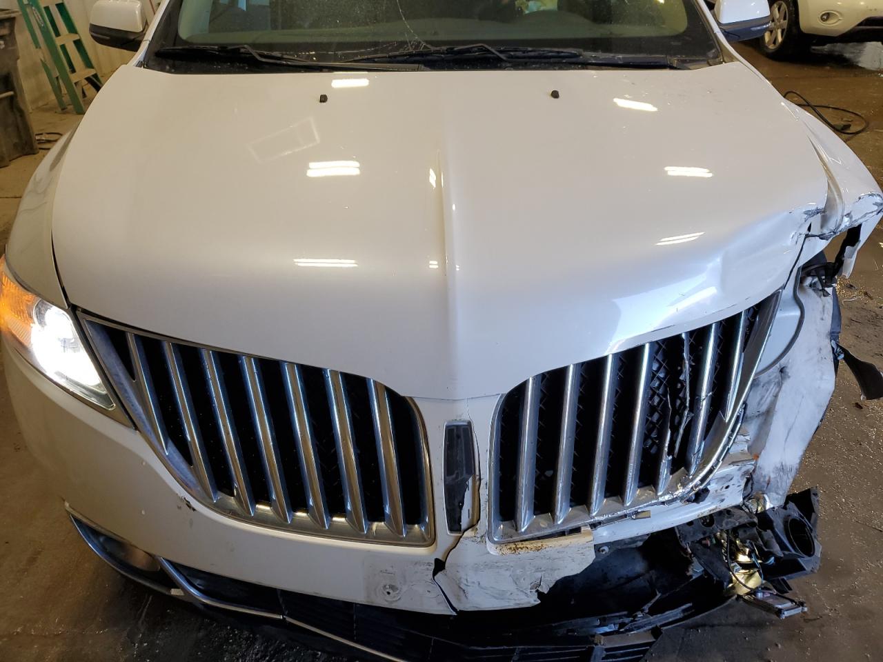 2013 Lincoln MKX - Image 12