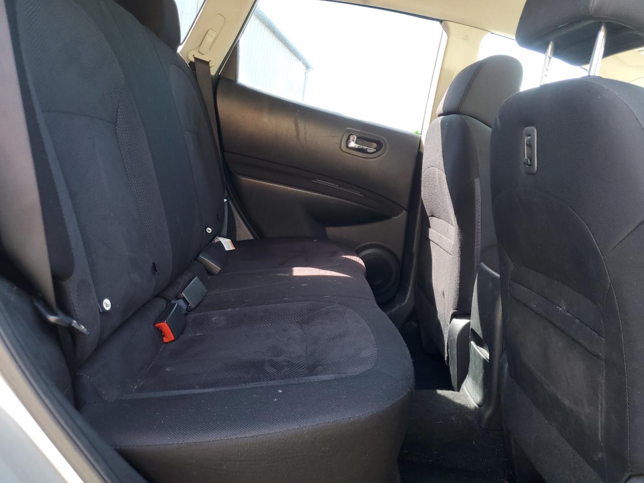 2015 Nissan Rogue - Image 12