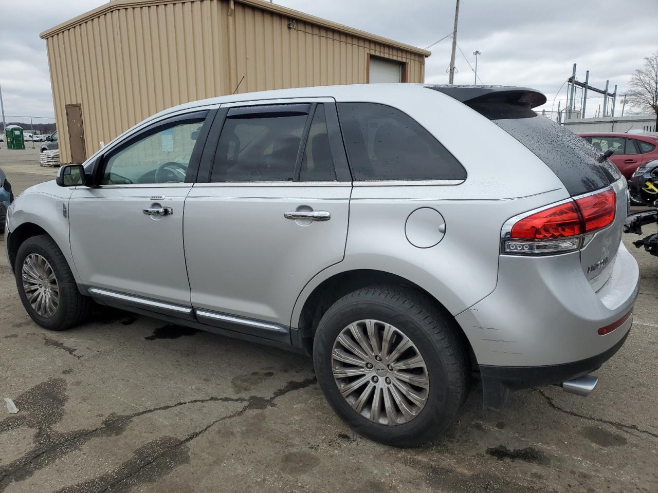 2011 Lincoln MKX - Image 2