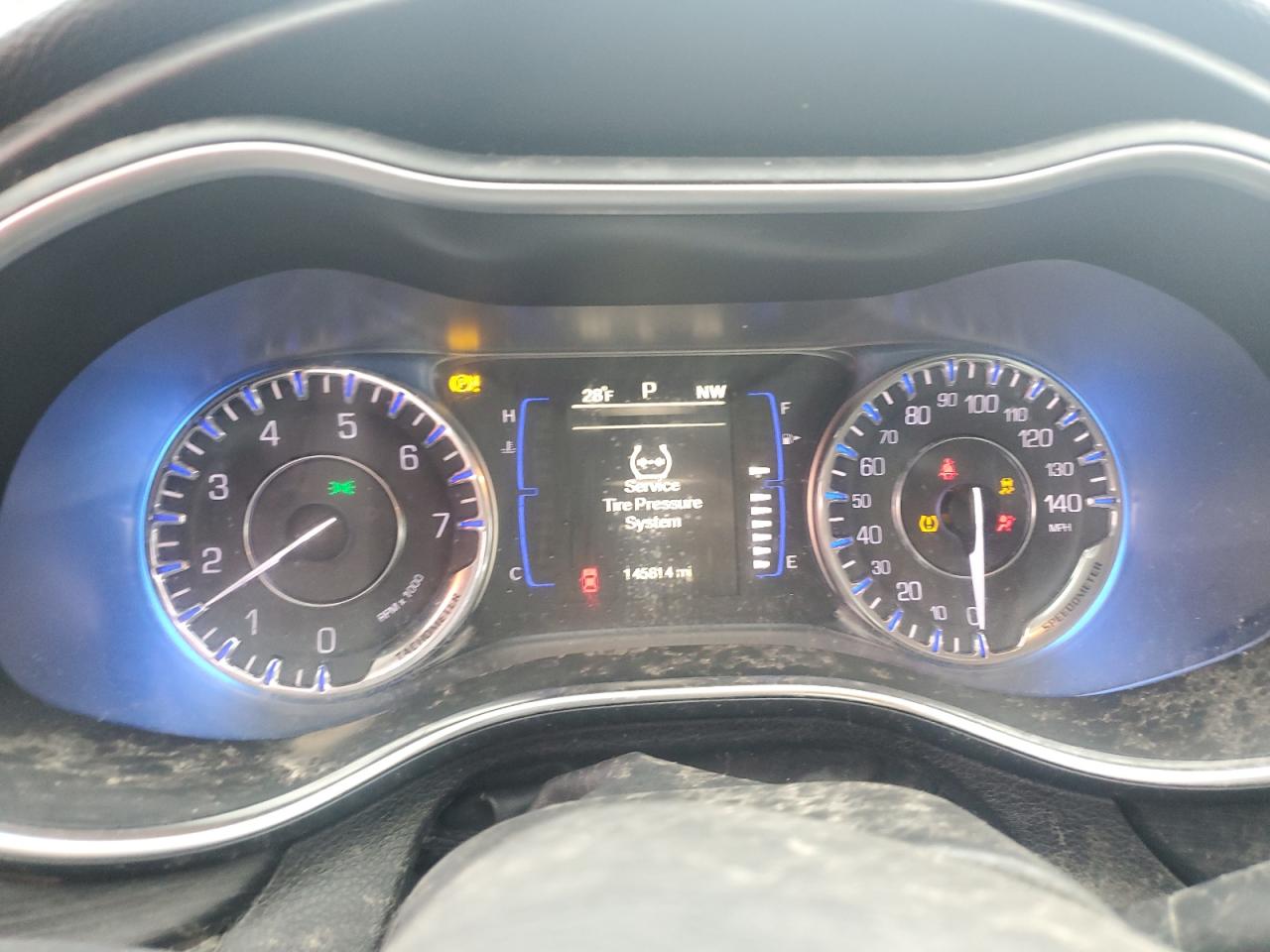2015 Chrysler 200 - Image 9