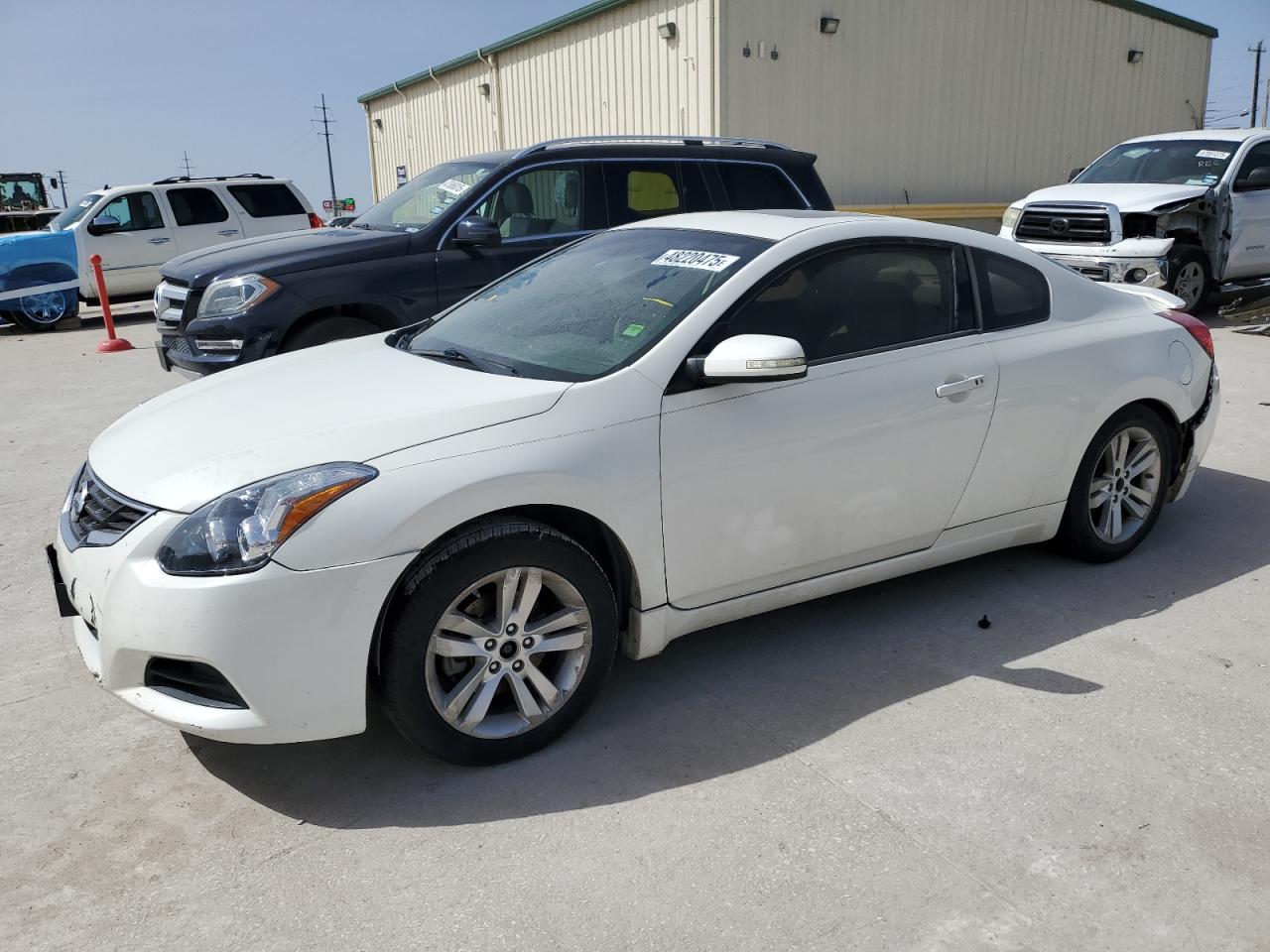 2010 Nissan Altima - Image 1