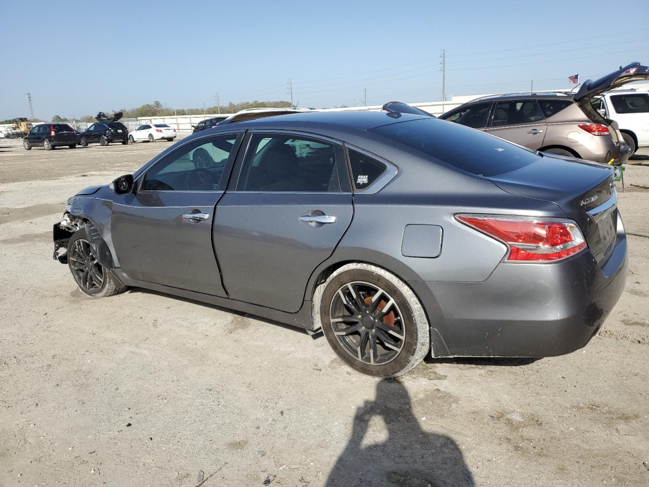 2015 Nissan Altima - Image 2