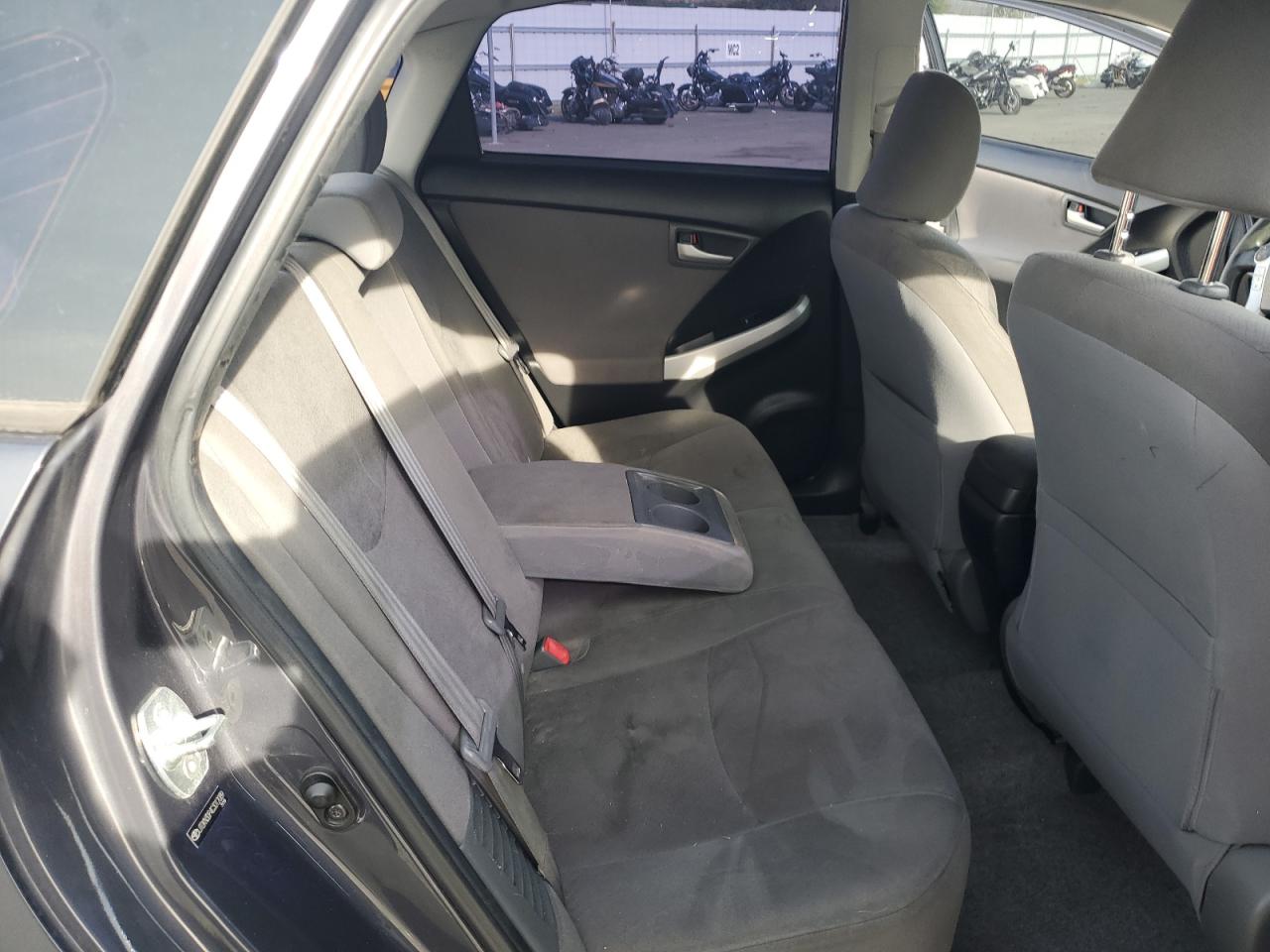 2012 Toyota Prius - Image 10