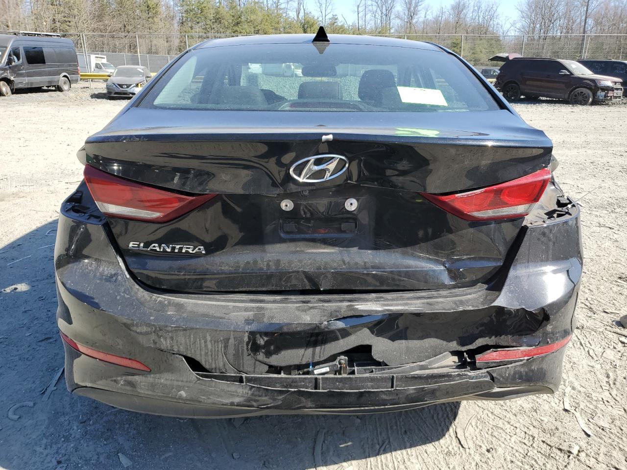 2018 Hyundai Elantra - Image 6