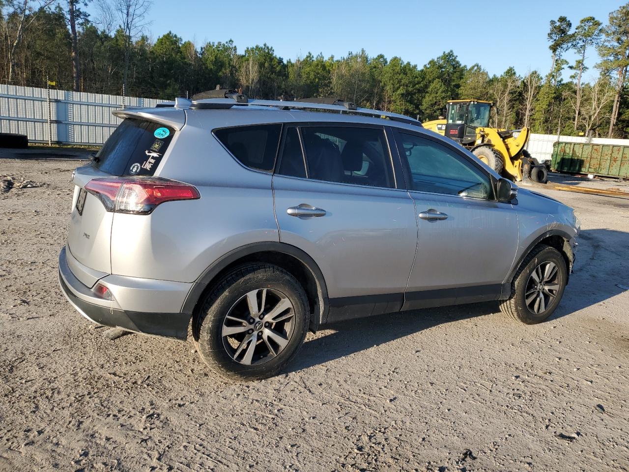 2016 Toyota RAV 4 - Image 3