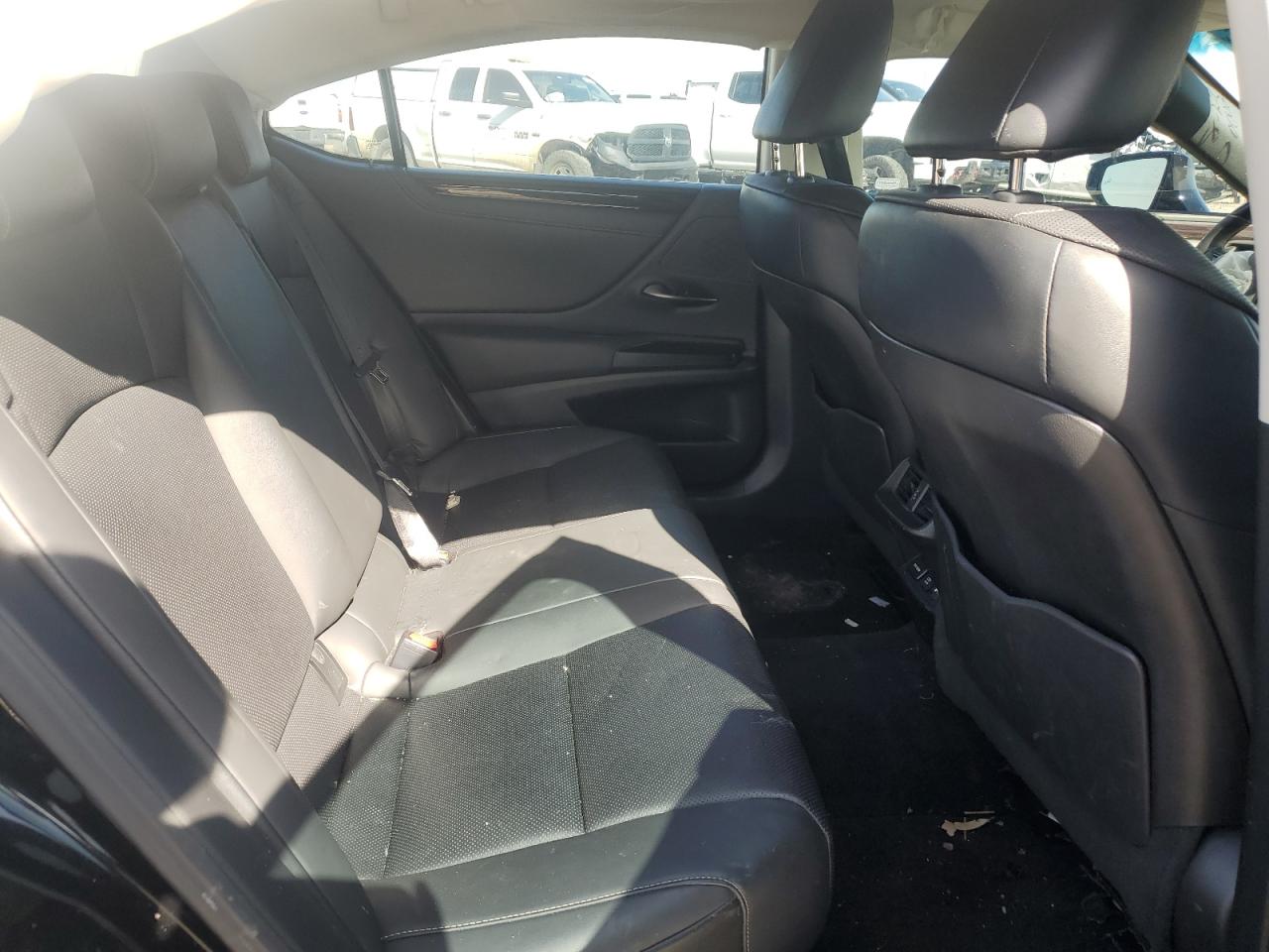 2020 Lexus ES - Image 10