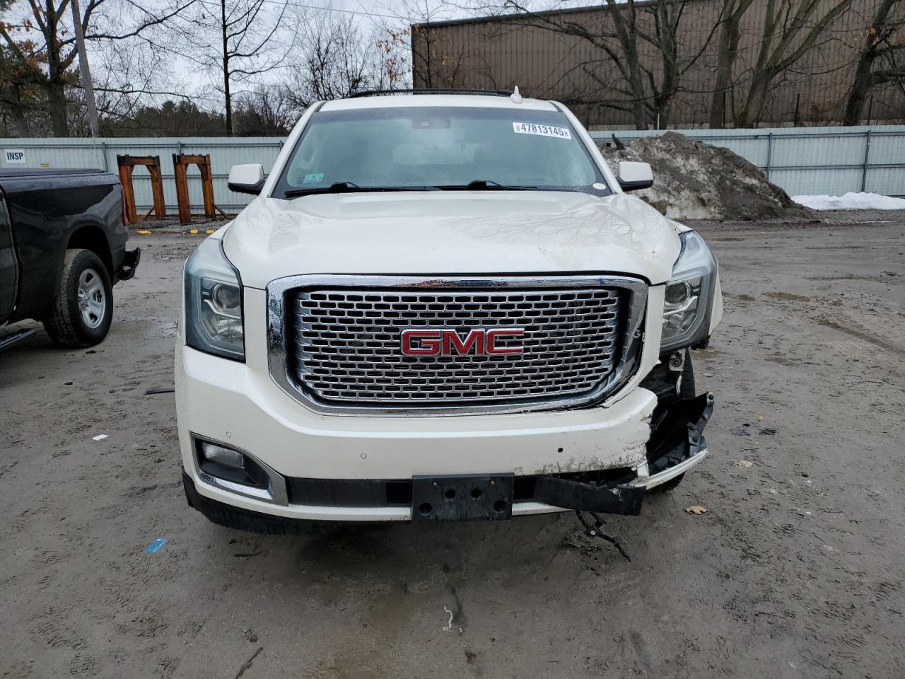 2015 GMC Yukon - Image 5