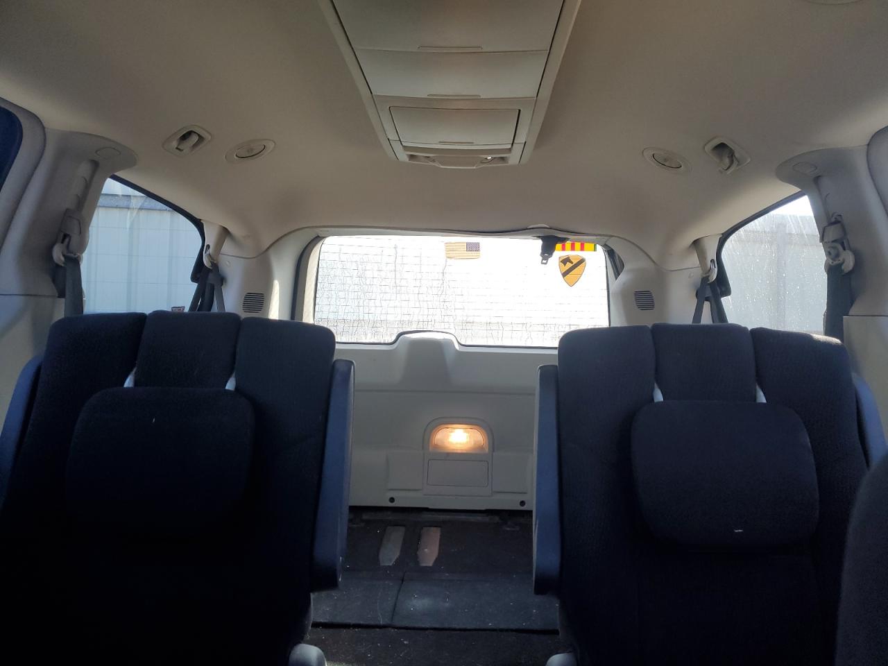 2011 Dodge Caravan - Image 10