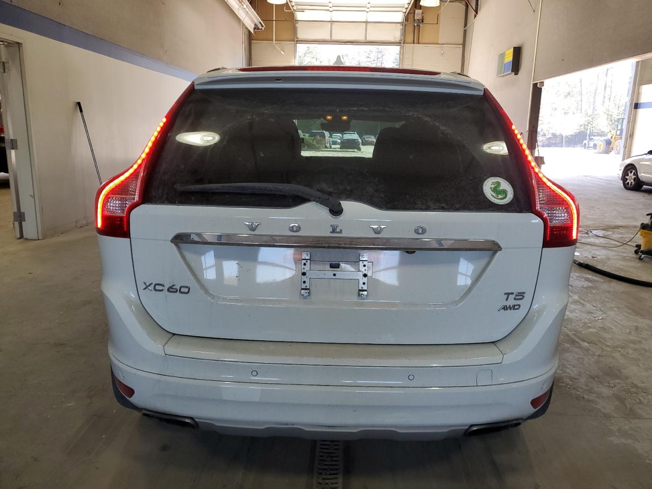 2016 Volvo XC60 - Image 6