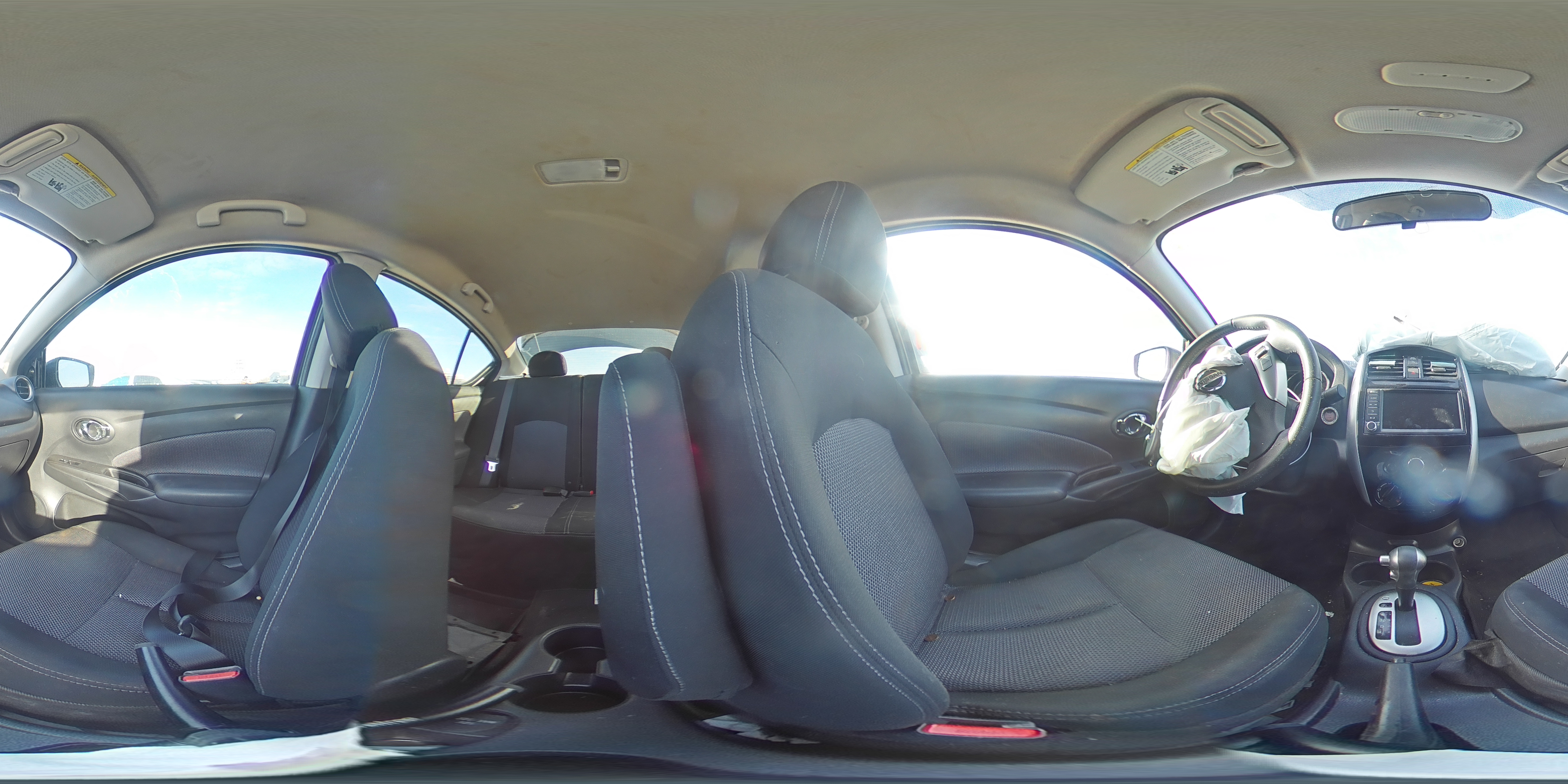 2019 Nissan Versa - Image 13