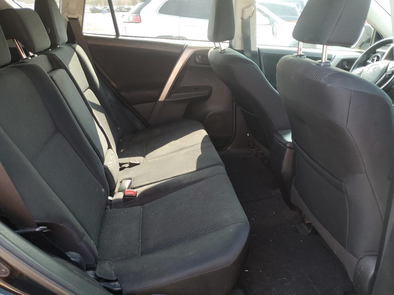 2015 Toyota RAV 4 - Image 11