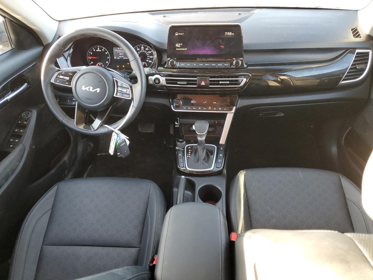 2022 Kia Seltos - Image 8