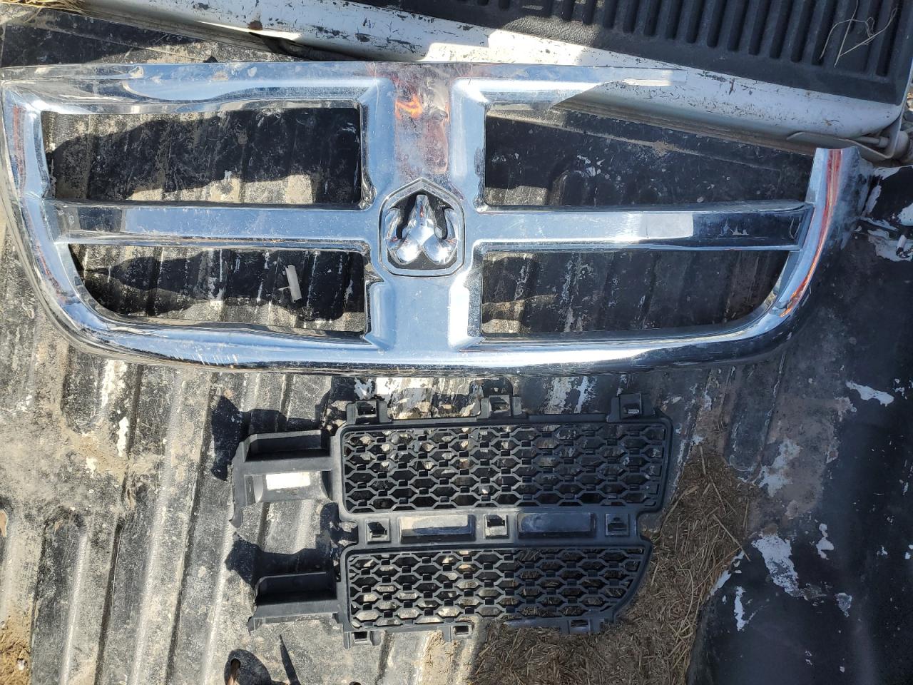 2015 RAM 3500 - Image 12