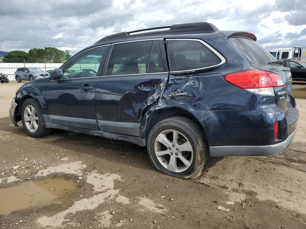 2013 Subaru Outback - Image 2