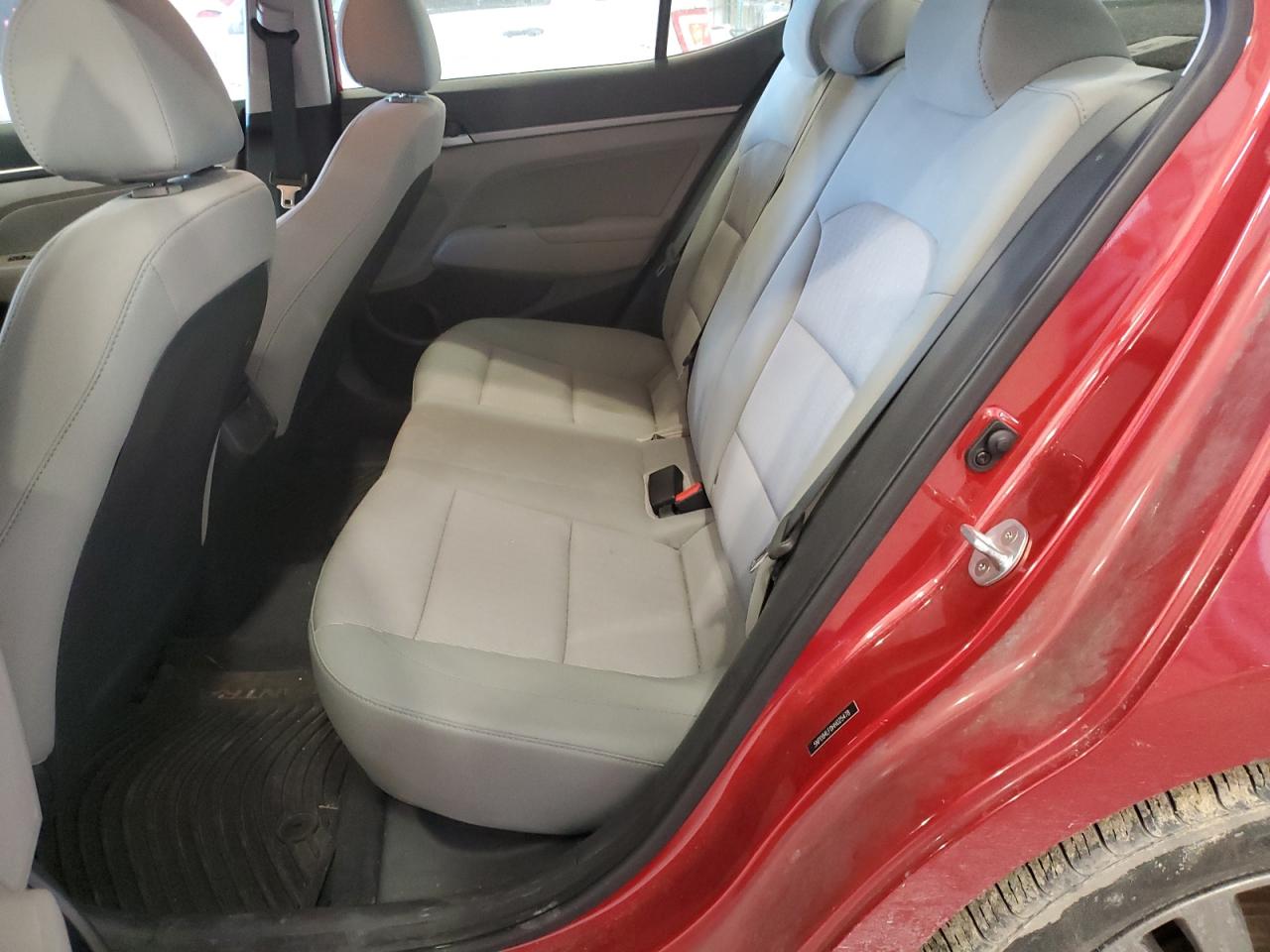2017 Hyundai Elantra - Image 10