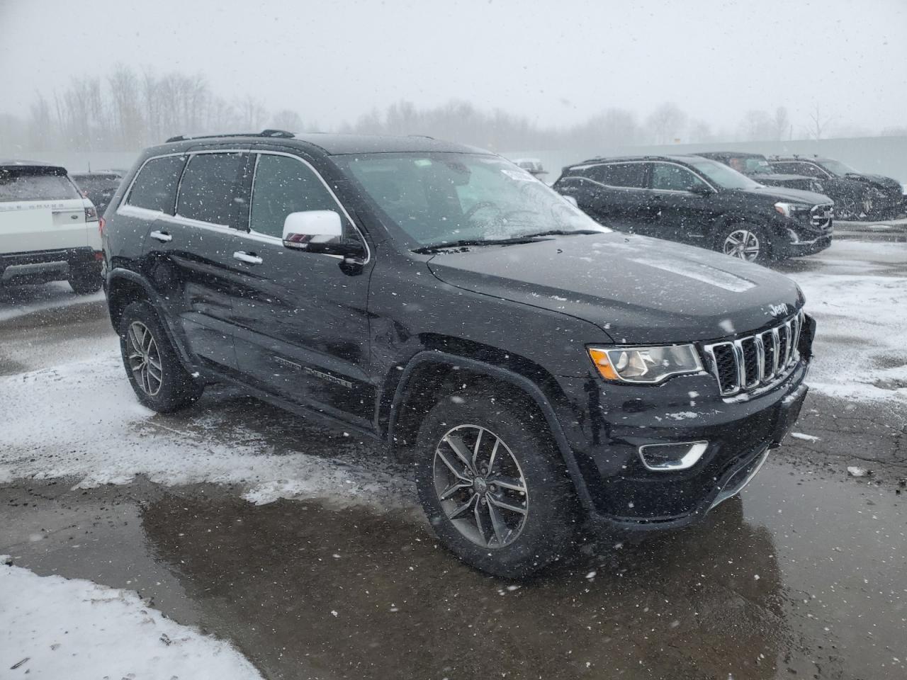 2017 Jeep Grand Cherokee - Image 4