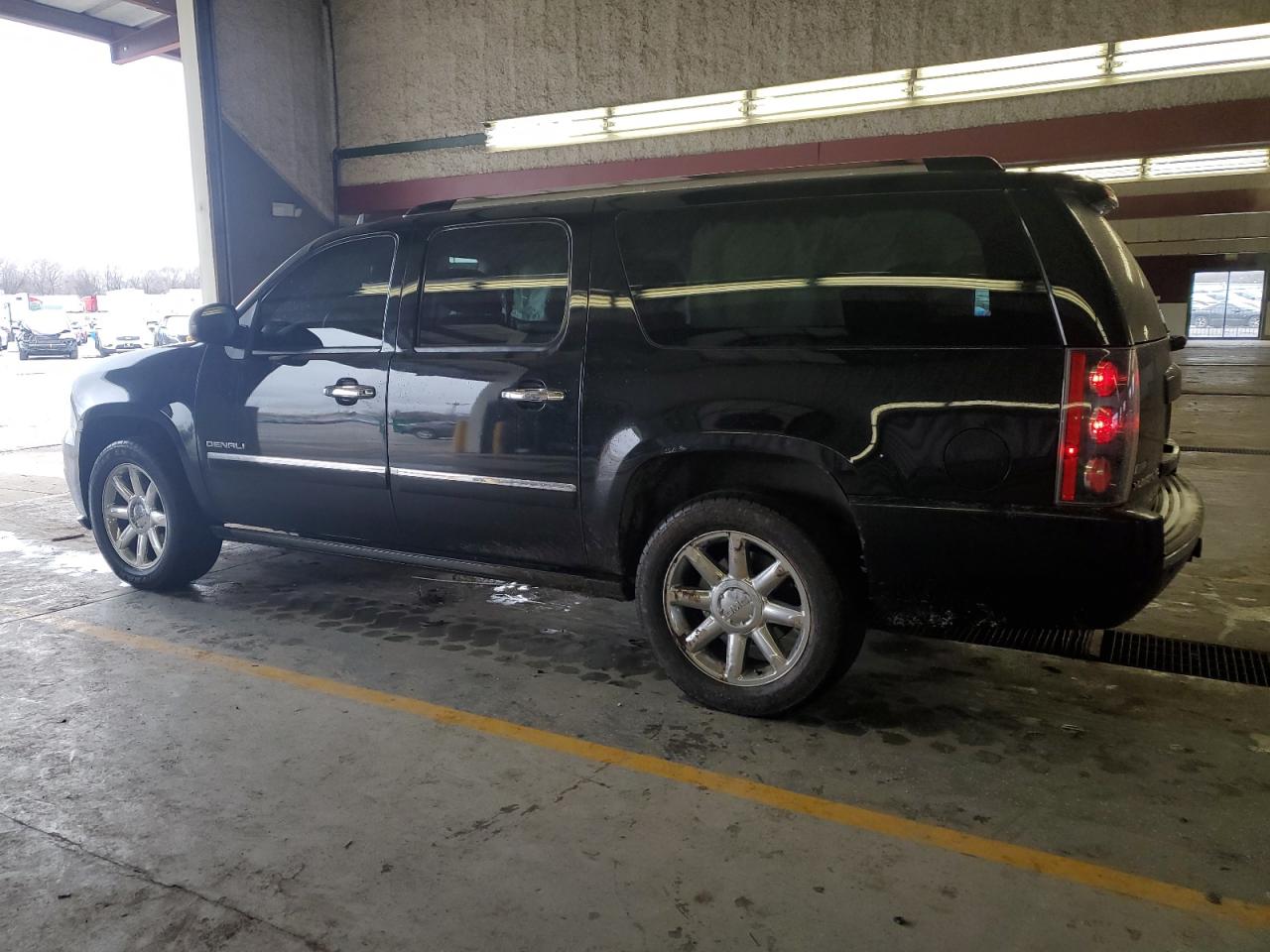 2009 GMC Yukon - Image 2