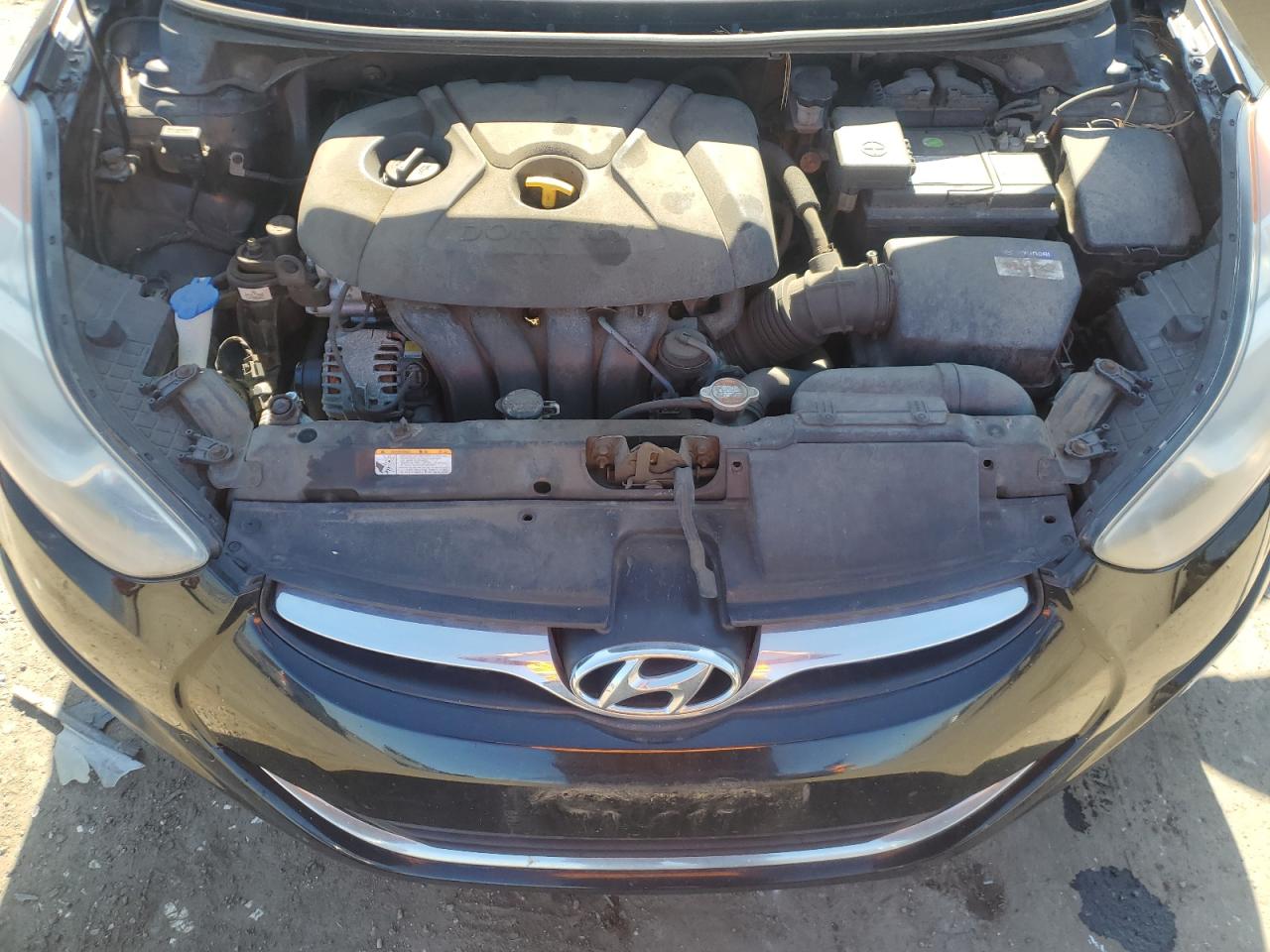 2011 Hyundai Elantra - Image 11